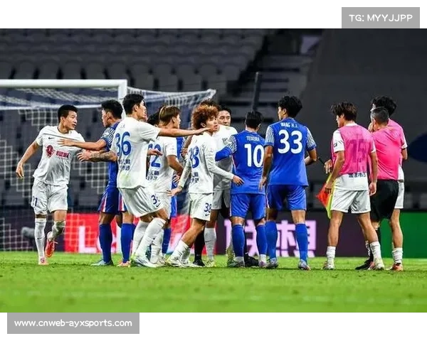 老将吕鹏在大连英博热身赛送出助攻